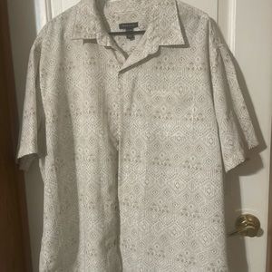 Men’s Van Heusen short sleeves shirt